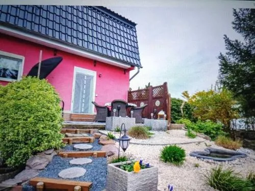 Holiday apartment with dog in Neupetershain, Deutschland