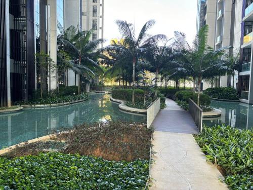 Garden Balcony 2BR+Superb Facilities+Free Parking - image 10