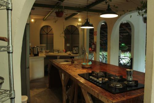 Elmar Hostel – Bacalar, TX