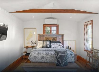Massinger Hideaway - image 4