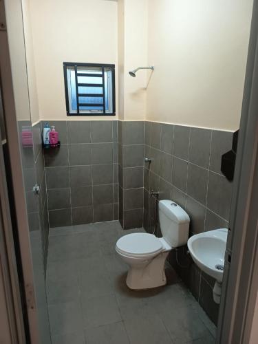 Shower, Syaza Haven Homestay in Merlimau