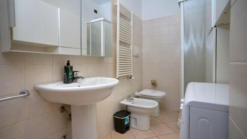App 22 - Appartamento ad Angolo con Balcone, Monza (photo 3)