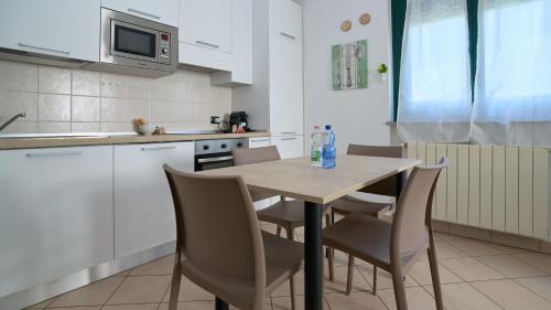 App 22 - Appartamento ad Angolo con Balcone, Monza (photo 4)