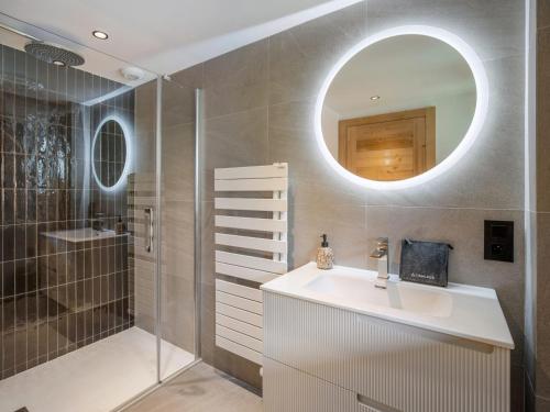 Appartement neuf au pied des pistes, sauna, 5 chambres pour 12 personnes - FR-1-570-71 in Le Bettaix