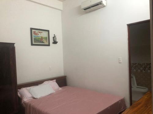 Nha nghi hao hao near Tran Thi Ly Bridge