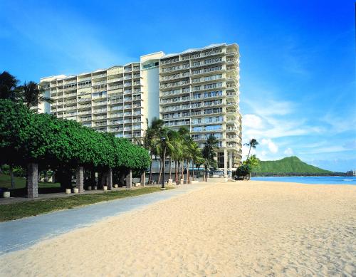 Waikiki Shore by Outrigger - image 13