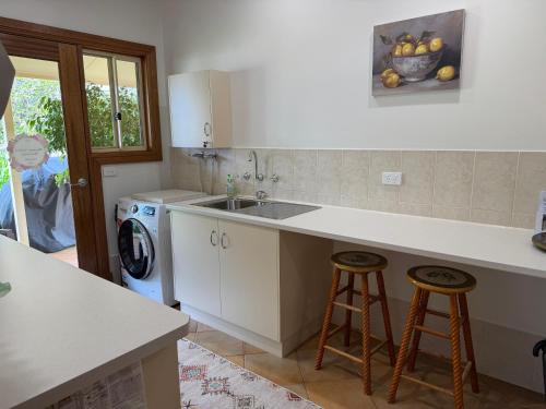 Kitchen, Barossa Garden Homestay in Williamstown