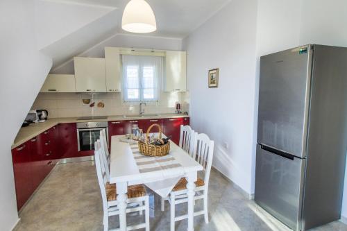 Iphimedeia Luxury Hotel & Suites - image 3