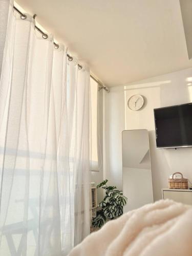 Playa Delea Minimalist Azure 1BR Pool Beach Staycation, Metro Manila