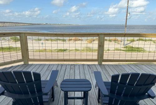 The Pelican Pass, Freeport