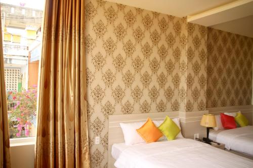Deluxe Family Suite image 4