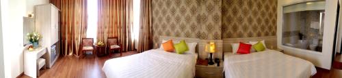Deluxe Family Suite image 8