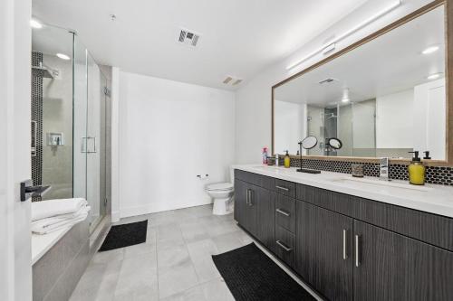 Sea Breeze Escape 3BR Coastal Gem with 2 Balconies, Los Angeles (fotografie 10)