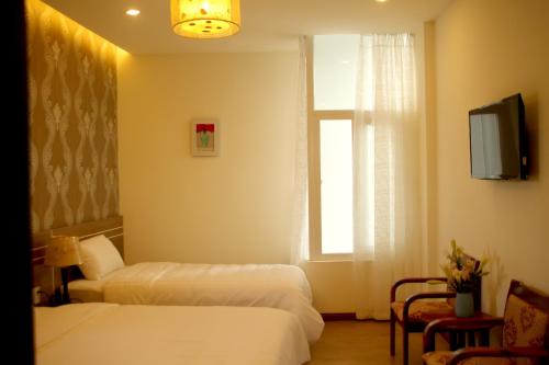 Deluxe Family Room image 9