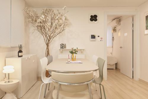 Hyehwamun Myeongdong Stay, 3 min to Naksan Park, 8 min to DDP, 10 min to Gyeongbokgung, Daehak-ro, place for 6p, Seul