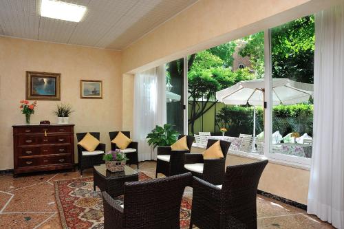 Hotel Capri - image 6