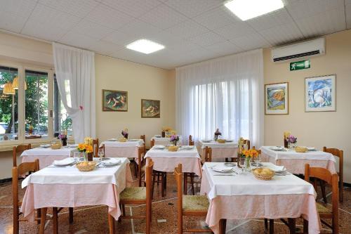 Hotel Capri - image 7