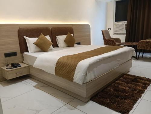 hotel mohan inn in Bahadrabada