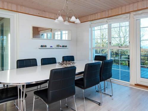 10 person holiday home in Allingabro-By Traum in Norager