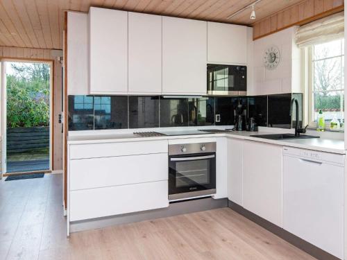 10 person holiday home in Allingabro-By Traum in Norager