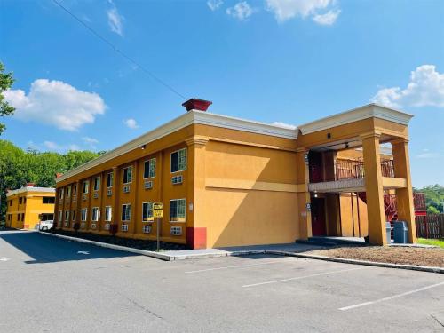 Super 8 by Wyndham Gloucester in Gloucester City, USA