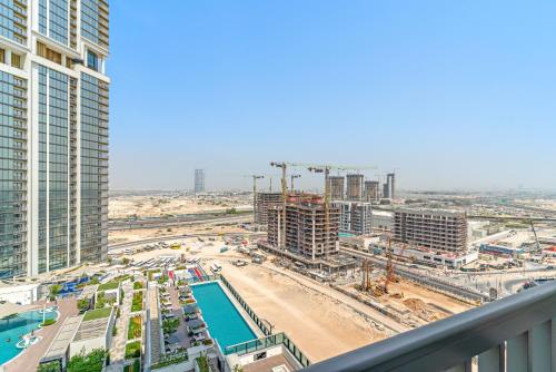 VayK - Modern 2BR with Pool View in Sobha Hartland - image 7