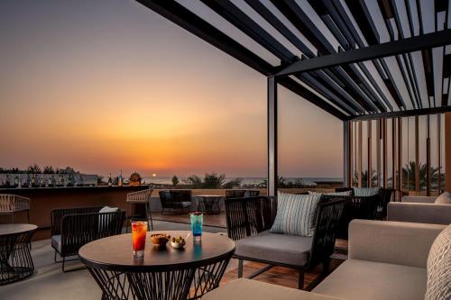 Ravintola, Saadiyat Rotana Resort & Villas in Saadiyatin saari