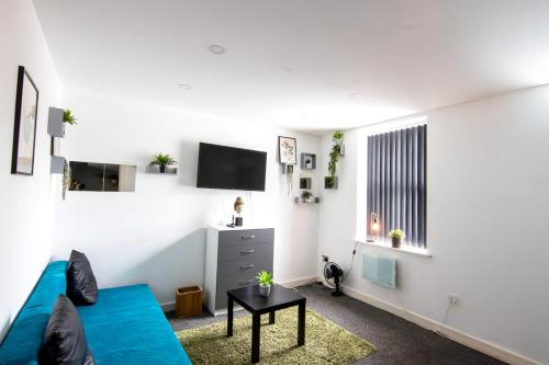 3 Bedroom Apartment By Town
