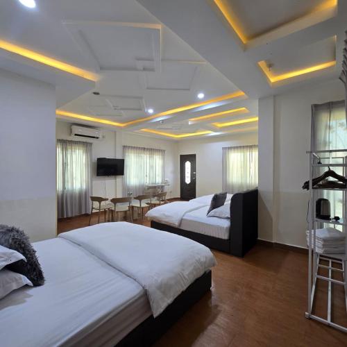 Magnificent White House Semporna by The Minimalist in เซมปอร์นาแอร์พอร์ต