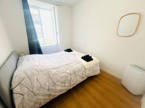 Calme, cosy et tout équipé au centre-ville (Calme, cosy et tout equipe au centre-ville) in มองต์เบลิอาร์ด