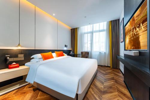HeSu Hidden Art Hotel & Suites (HEONIC ART-PLAY HOTEL & SUITES - Ultimate Switch Experience - Exclusive 2&3-Bedroom Suites with Jade) in Kis Vadlúd Pagoda
