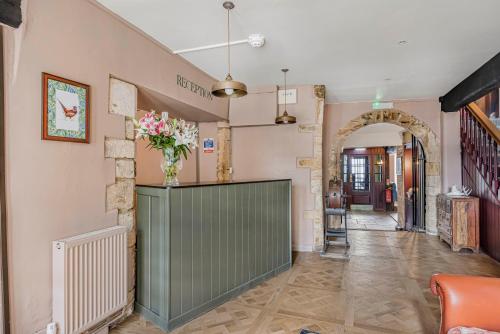 The Golden Pheasant Inn in بورفورد