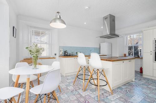 設施, The Old Jail - Iconic Views in 北女王渡