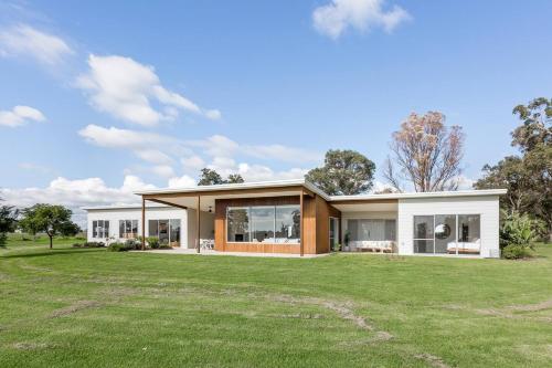 Busselton Hithergreen - Luxe Farm Stay near Beaches