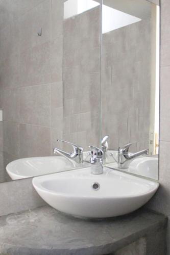 Nice studio with Wifi near Montparnasse - image 5