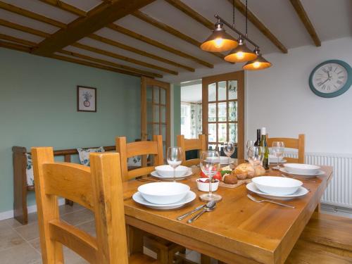 Iekārtas, Modern Character Welsh Cottage with Garden - Pass the Keys in Pen-y-sarn