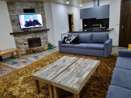 Yellow stone in Faraya