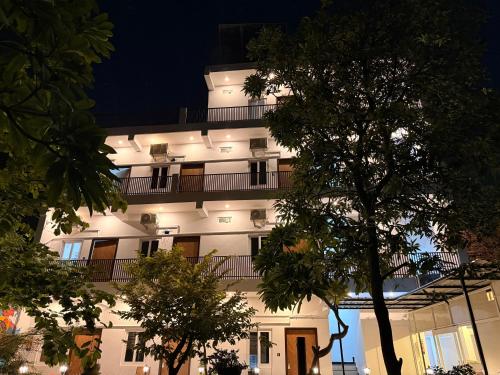 Exterior view, Flying Dutchman Hostel in Varanasi