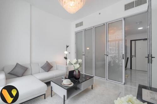 Vogue Stylish One Bedroom Apartment With Balcony And Full Amenities in Al Furjan Dubai Next to Metro Station, Dubaj (fotografie 9)