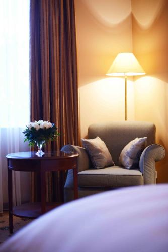 room detail thumbnail 1