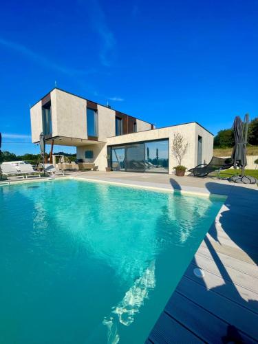 Villa Evora with private pool