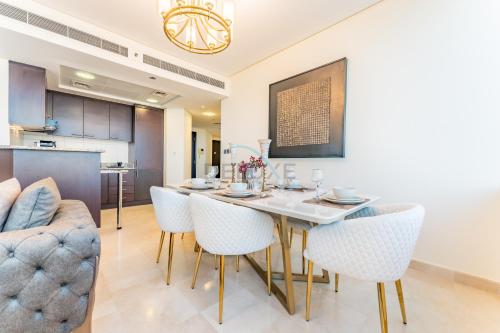 Close to Museum of the Future with Zaabeel Palace Views, Minutes from Dubai Mall And Burj Khalifa - Sky Gardens, DIFC by Deluxe Holiday Homes, Dubai (photo 4)