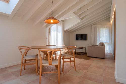 MásTinas (MasTinas) in 烏恩基拉