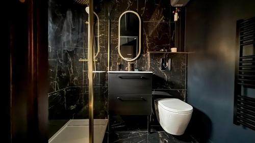 Zuhanyzó, New - La Marquise - Secret Suite in Montlhery