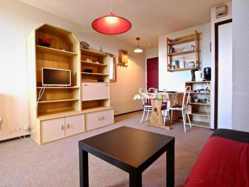 Studio cabine 4 pers. expose Sud, au pied des pistes avec balcon et toutes commodites - FR-1-340-75 in Chamrousse