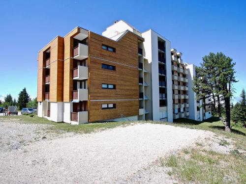 Studio cabine 4 pers. expose Sud, au pied des pistes avec balcon et toutes commodites - FR-1-340-75 in Chamrousse