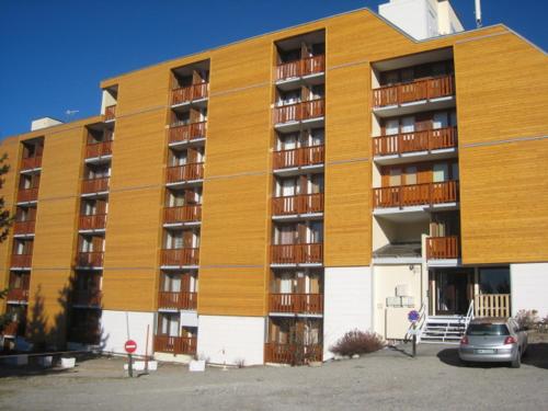 Studio cabine 4 pers. expose Sud, au pied des pistes avec balcon et toutes commodites - FR-1-340-75 in Chamrousse