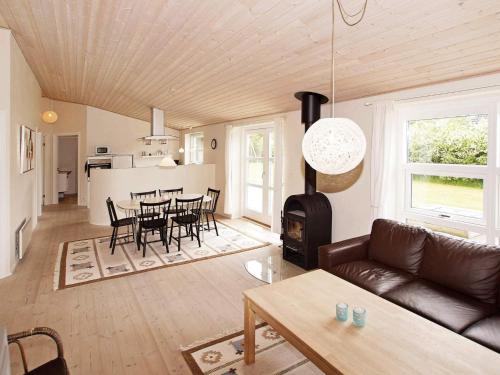 6 person holiday home in Hemmet in Falen