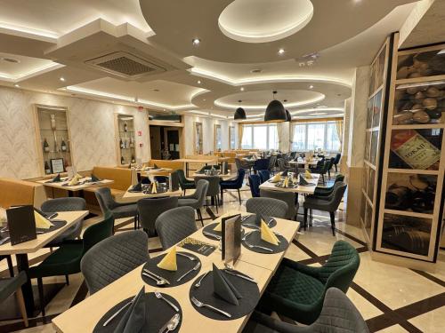 Restaurant, Hotel Aurum Family "A" in Hajduszoboszlo