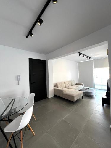 The Minimal Nest in Ayios Andreas